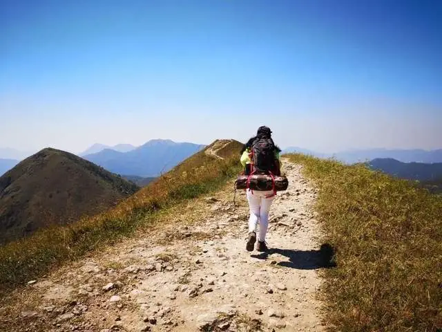 徒步行走，哲学还是竞技？...