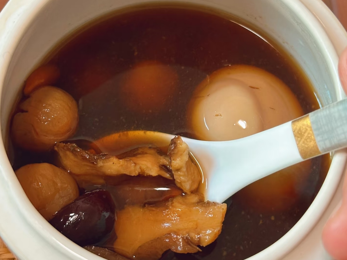 当归煮鸡蛋有什么功效 吃当归煮鸡蛋有哪些好处