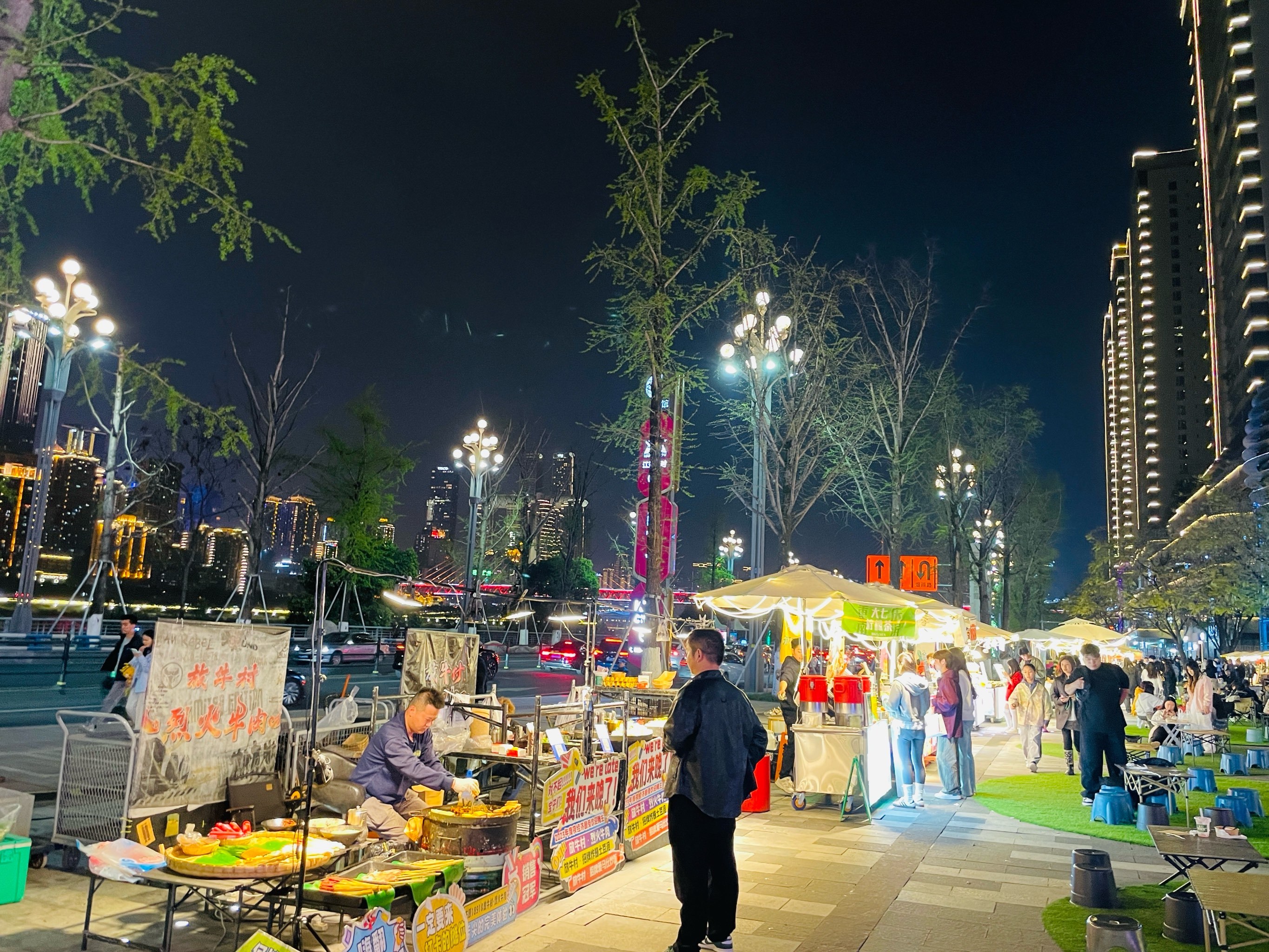 秦皇岛哪里有站小巷的地方啊