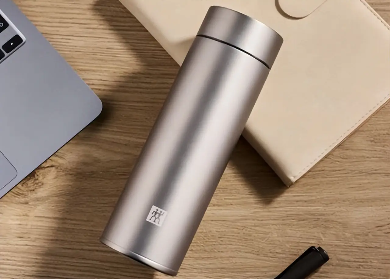 保温杯从保质期到品牌选择全解析