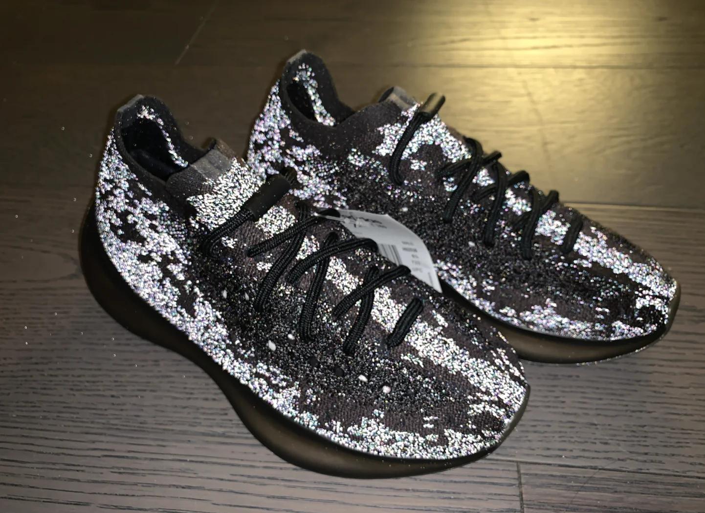 yeezy380蜜桃粉鞋底特点 有没有荧光底版本