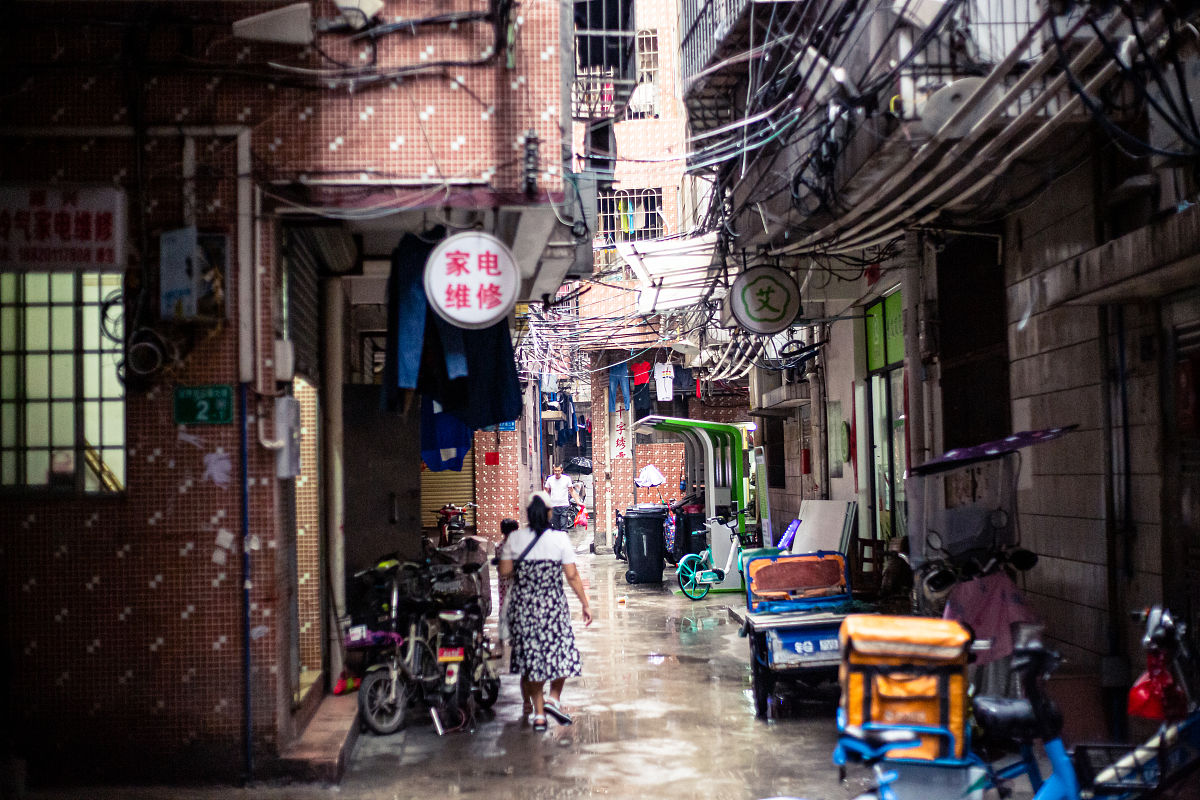 城中村颜值观察录,当市井烟火遇见意外之美