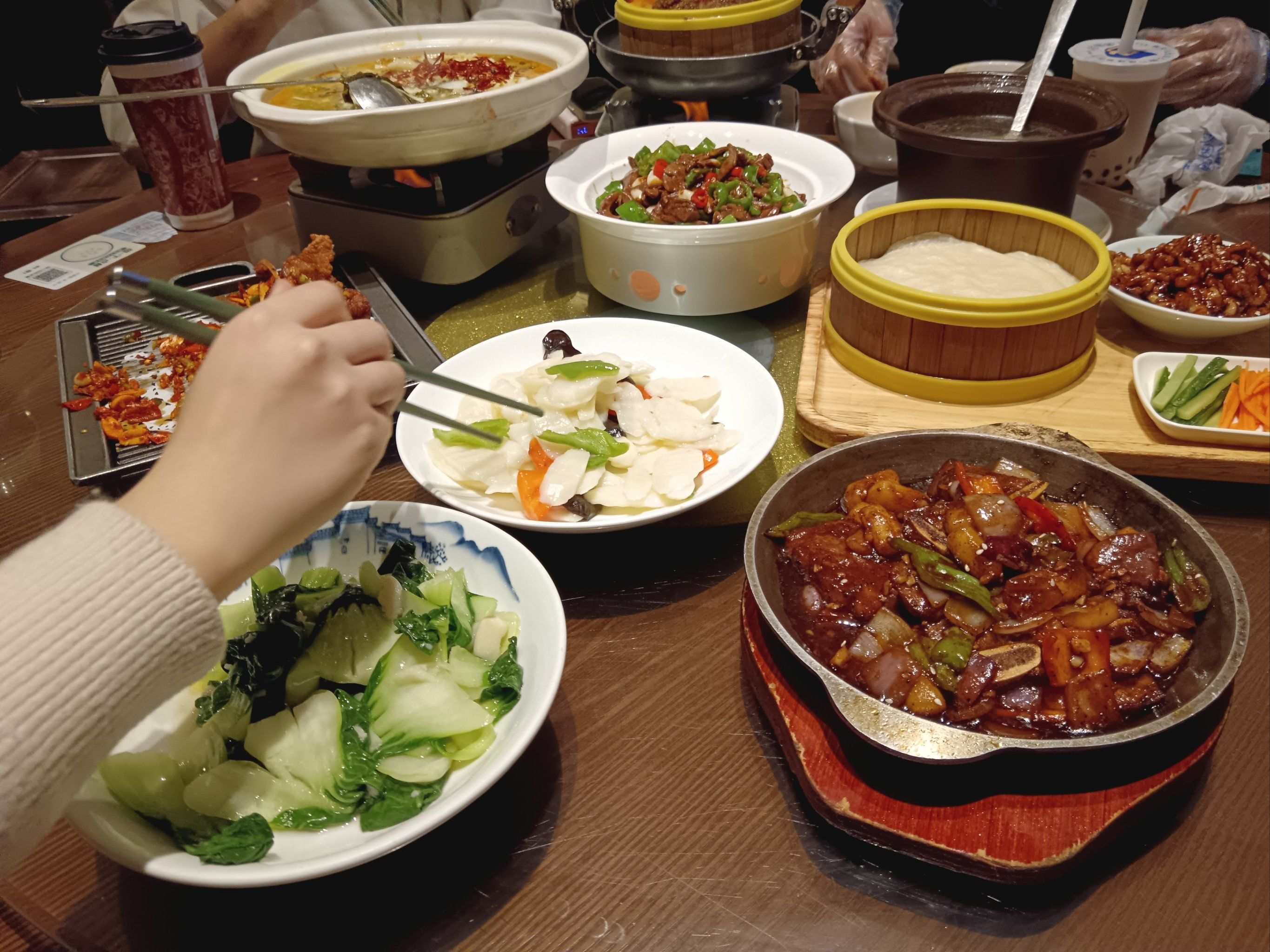 如何看菜吃饭，看相待人？...