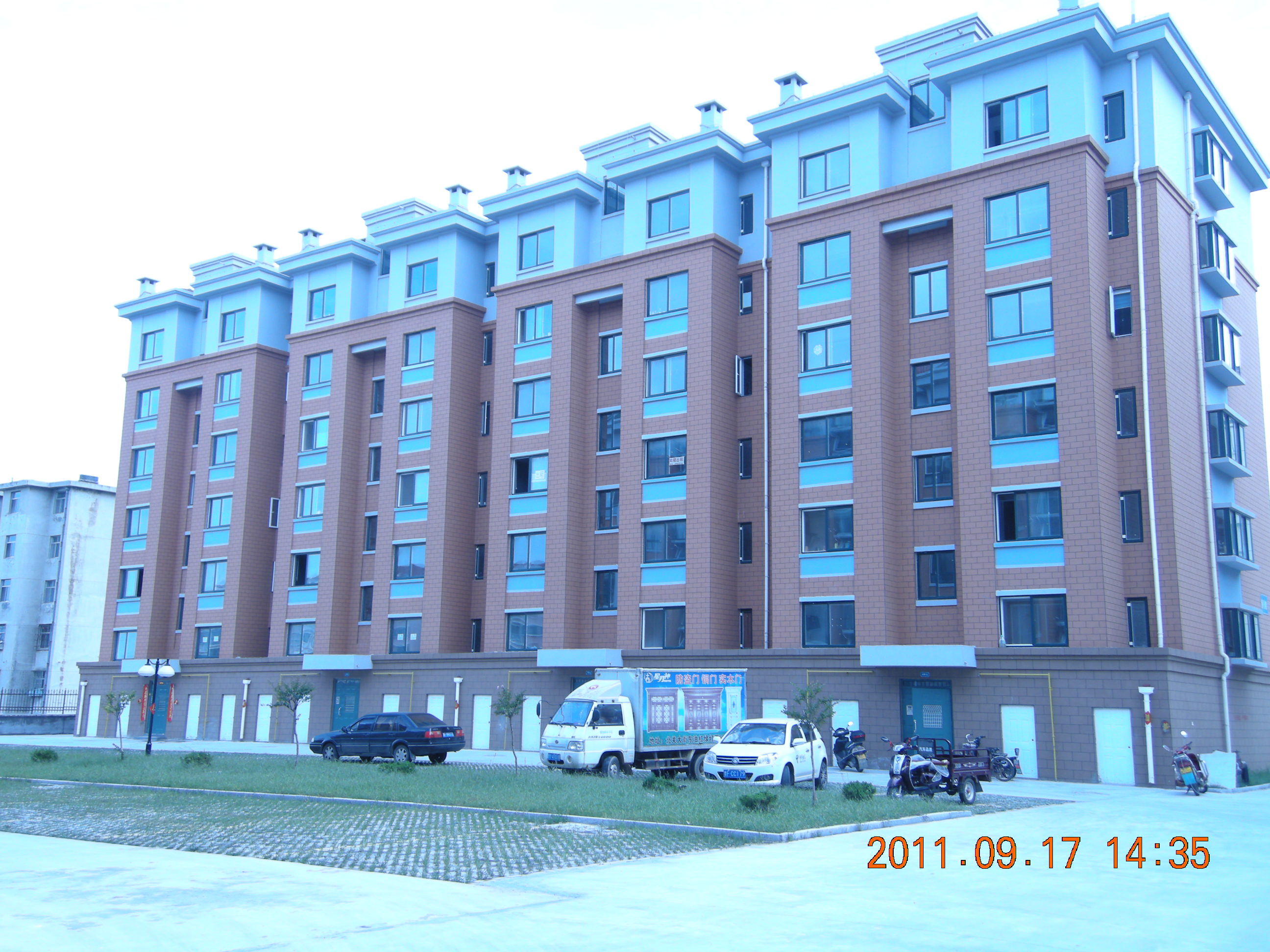 在都市中寻找情感联结,附近女性的社交地图与心灵对话