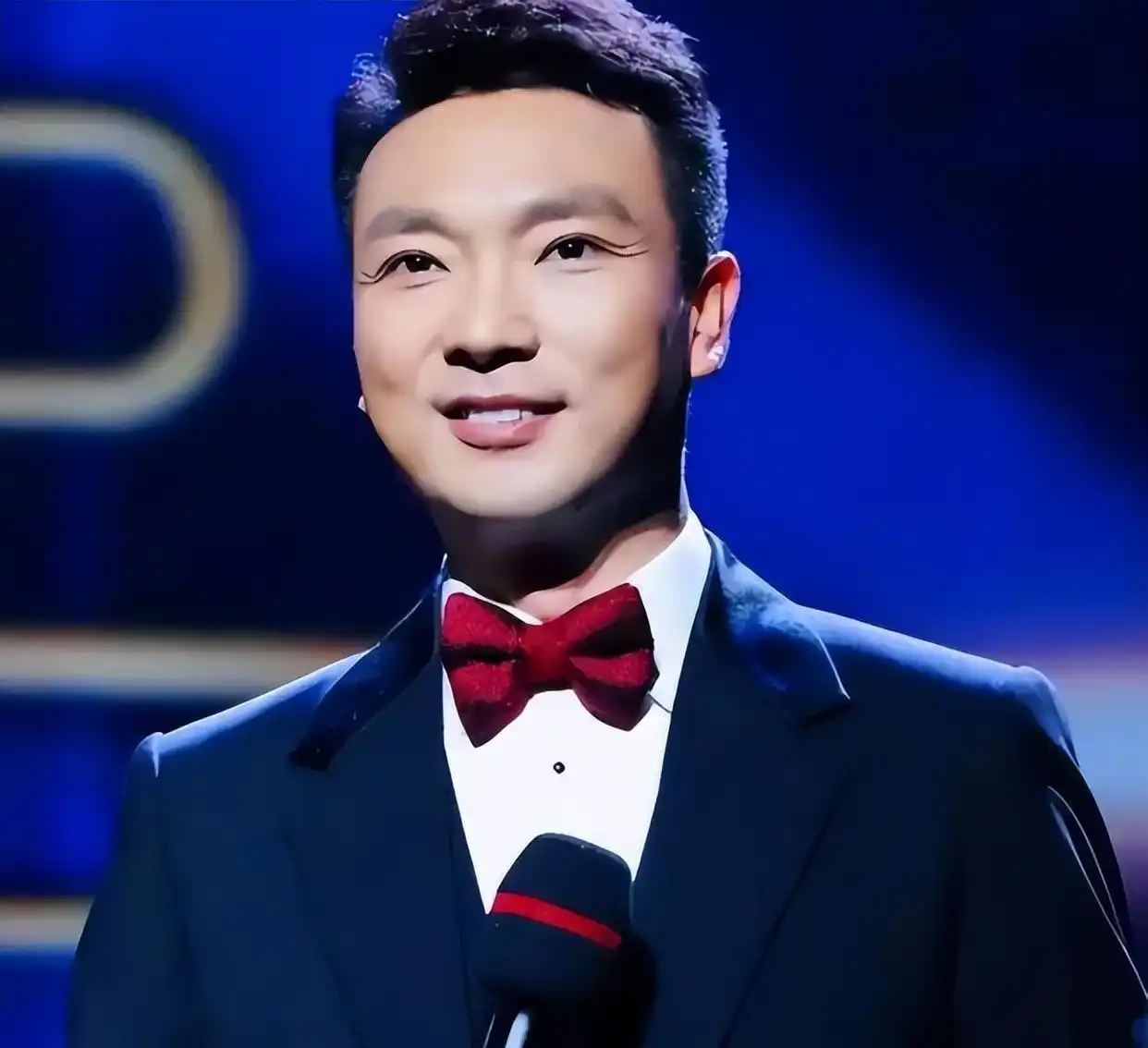 央视新闻主持人康辉和朱广权谁才是最秀段子手 央视新闻四大名嘴是哪四个