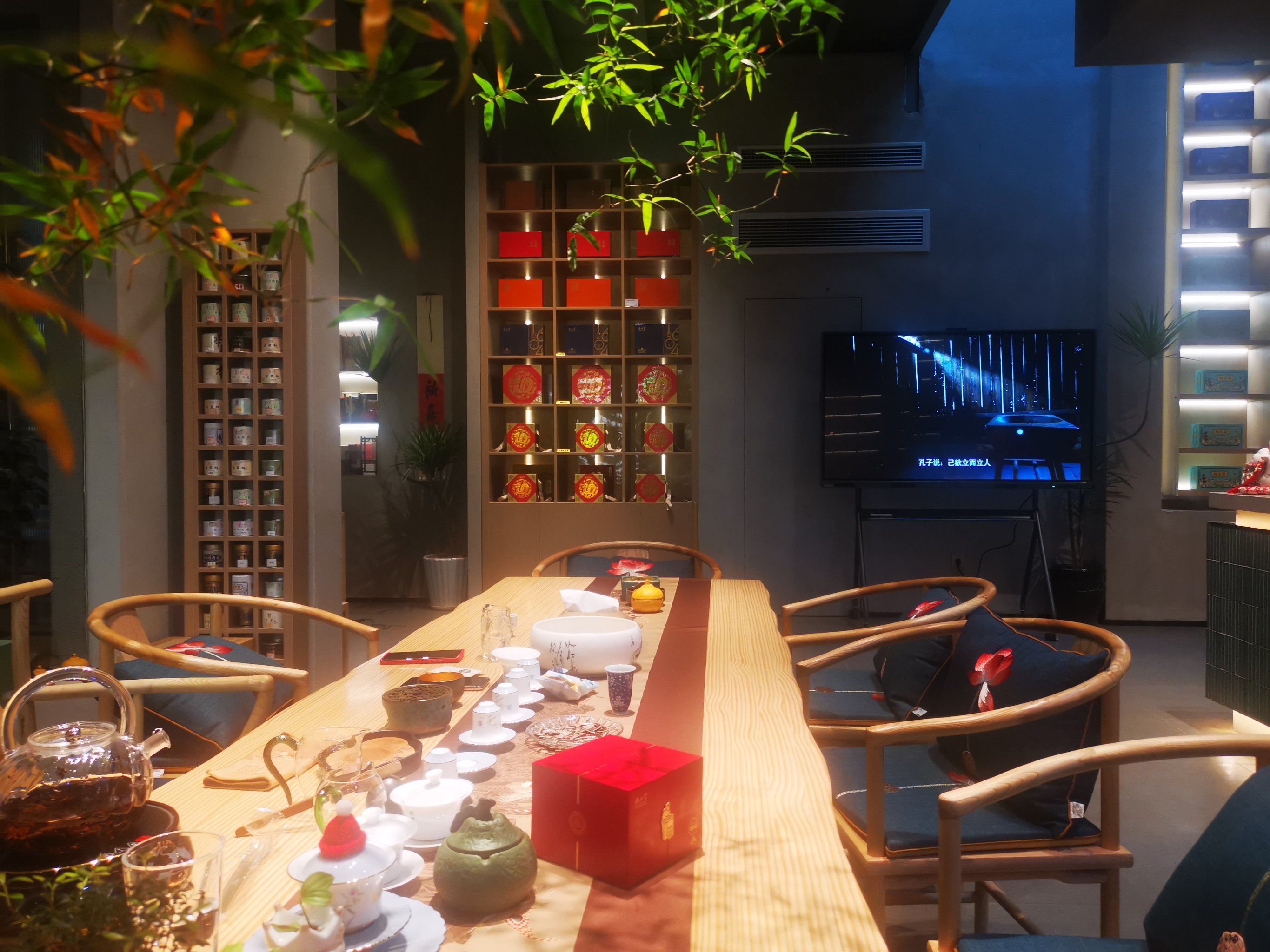 怎样避开老茶楼加盟的坑？三大数据帮你省下37万加盟费