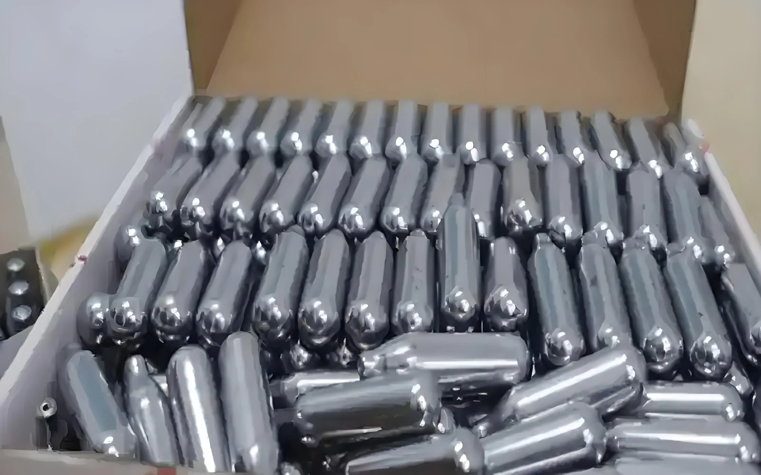 笑气是毒品吗 吸笑气有哪些严重后果