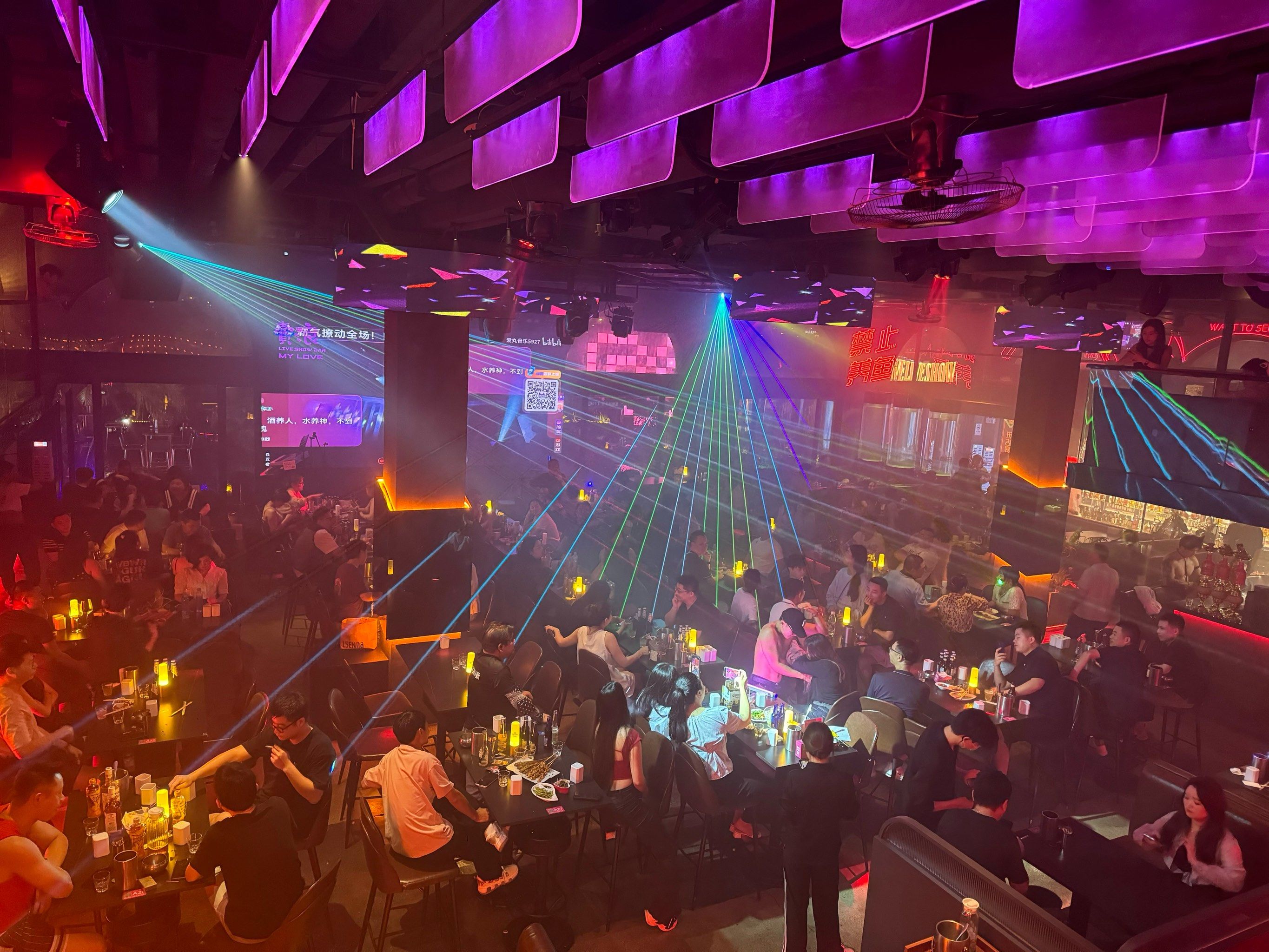 150厘米的市井江湖：一条小巷撑起的城市呼吸