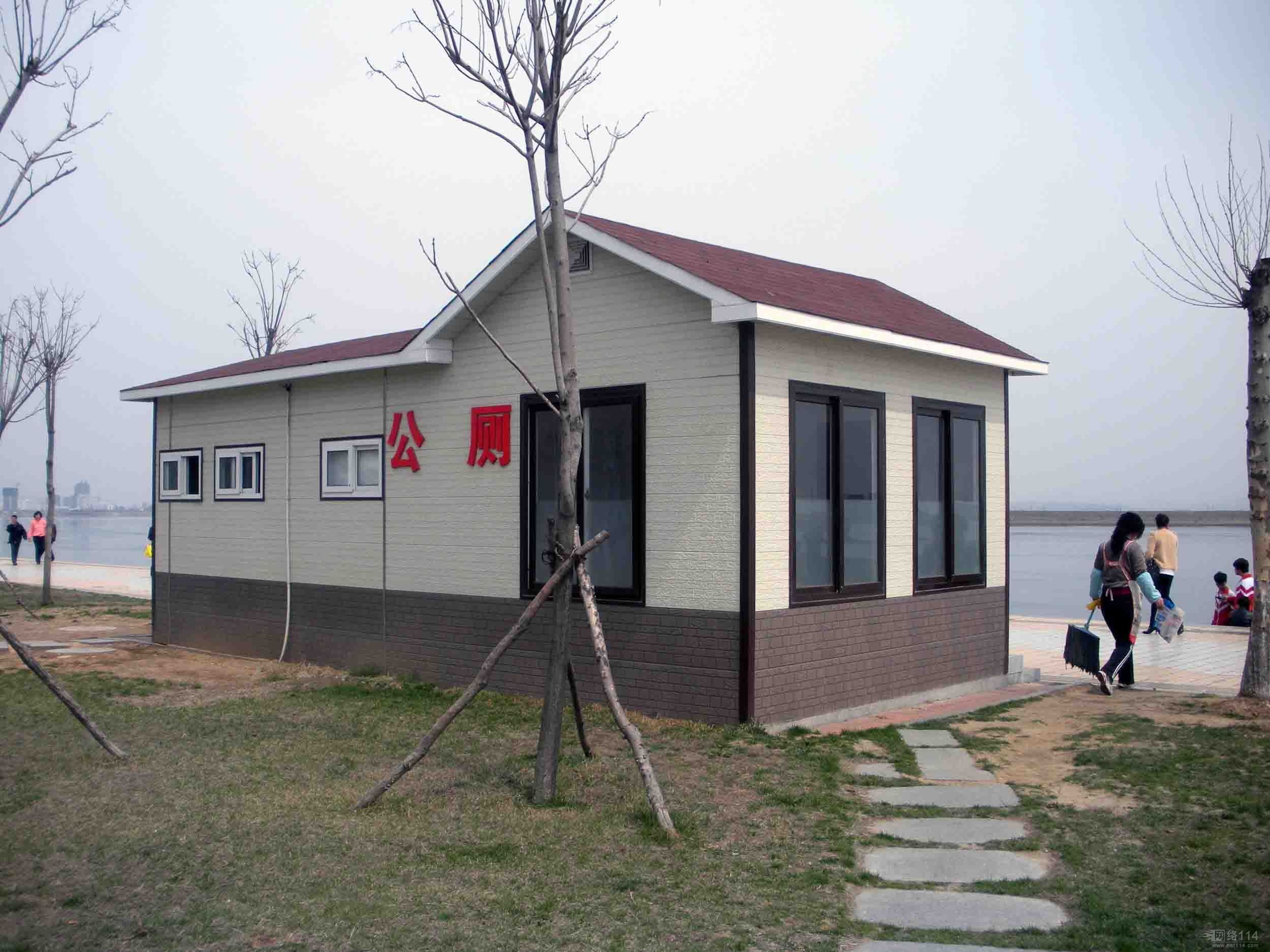 成年人的不堪,都藏在厕所里...