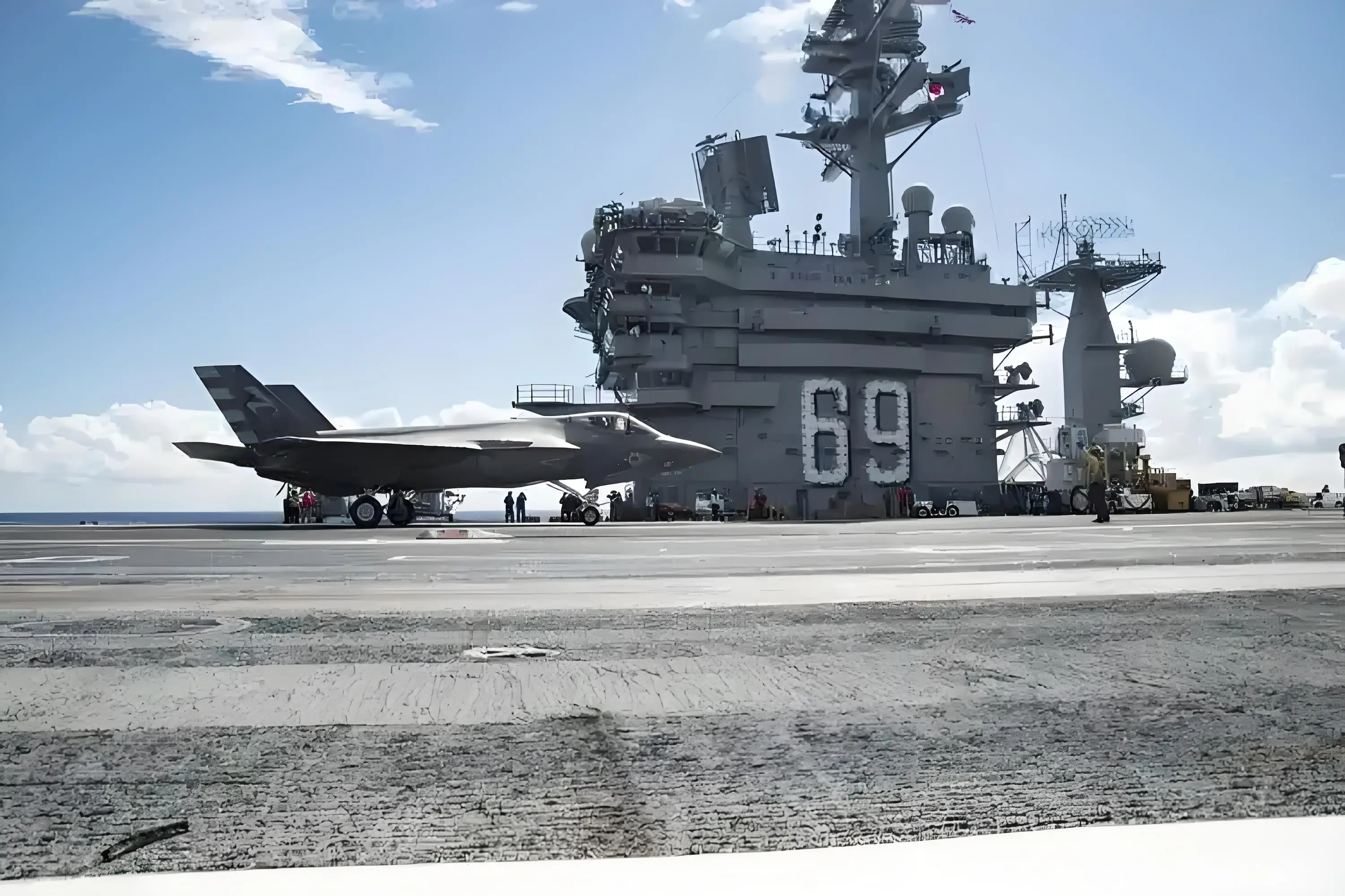 航母飞行甲板的功能设计需要考虑哪些方面？...