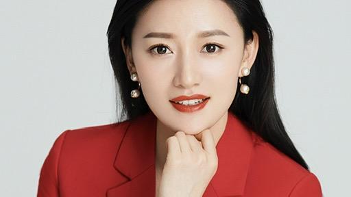 24小时女机长在空中随时候命...