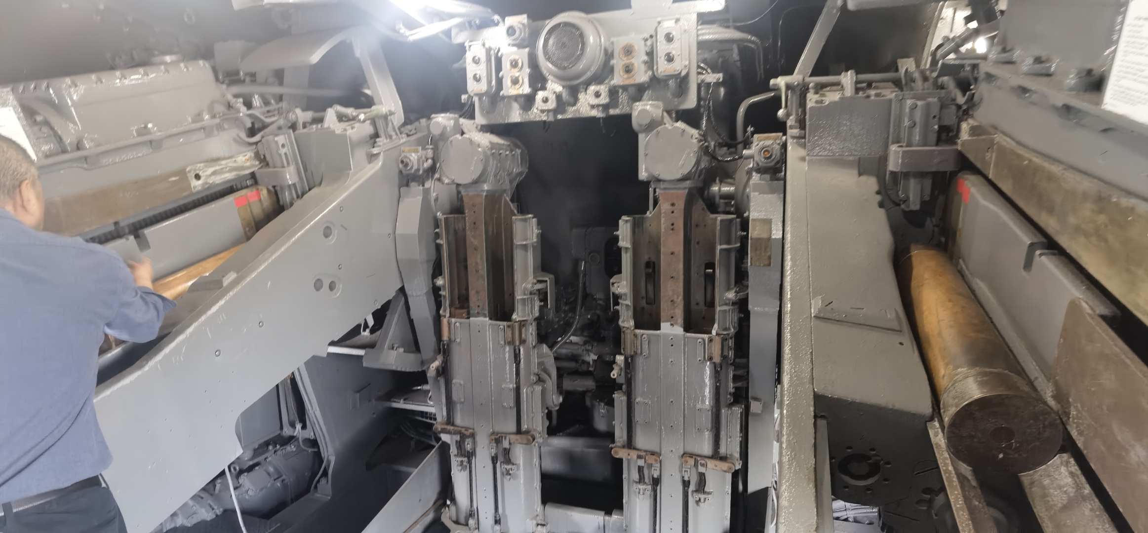 航空母舰的机库有什么作用?...