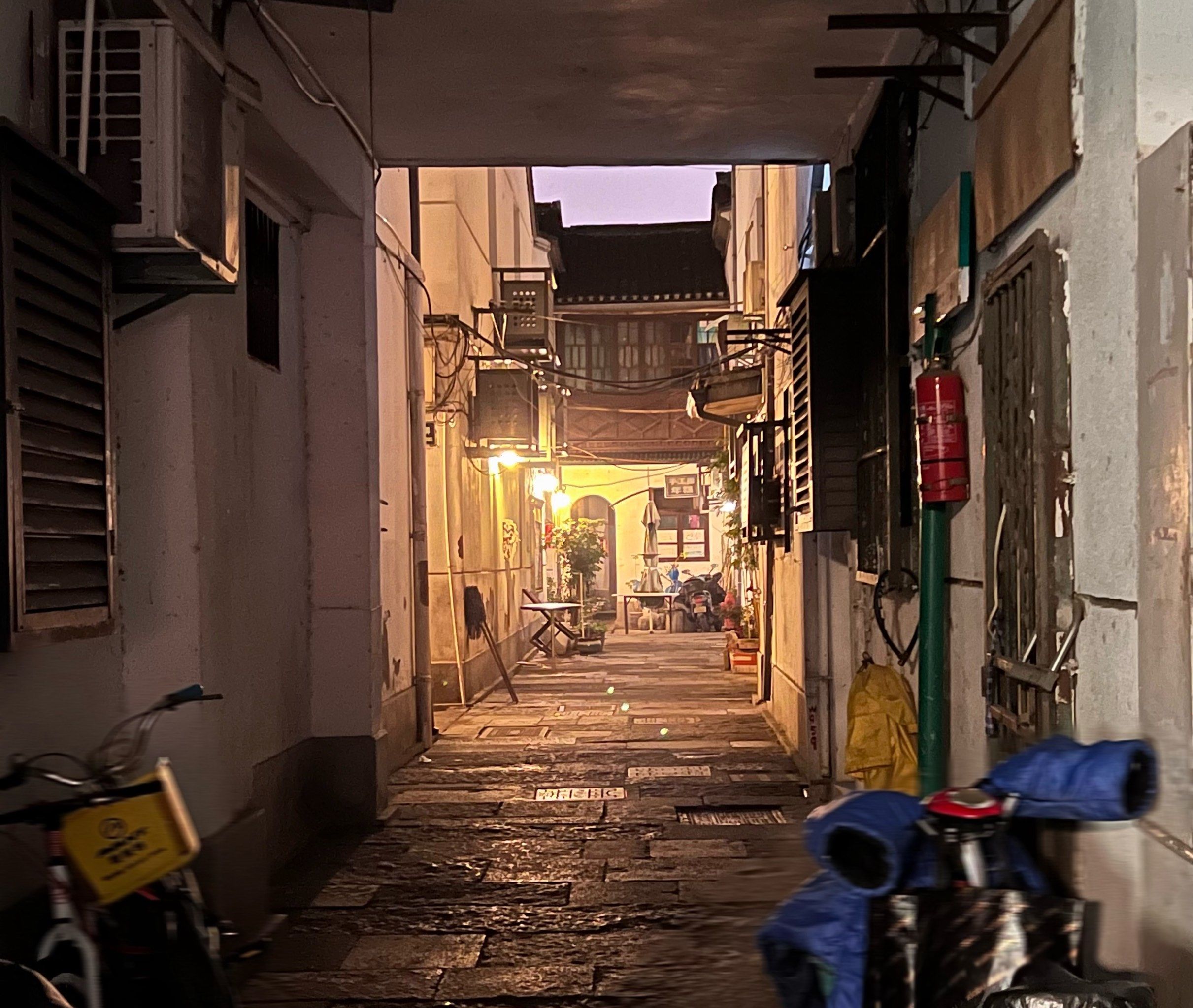 广州市天河区小巷子揭秘：探寻CBD背后的秘密世界