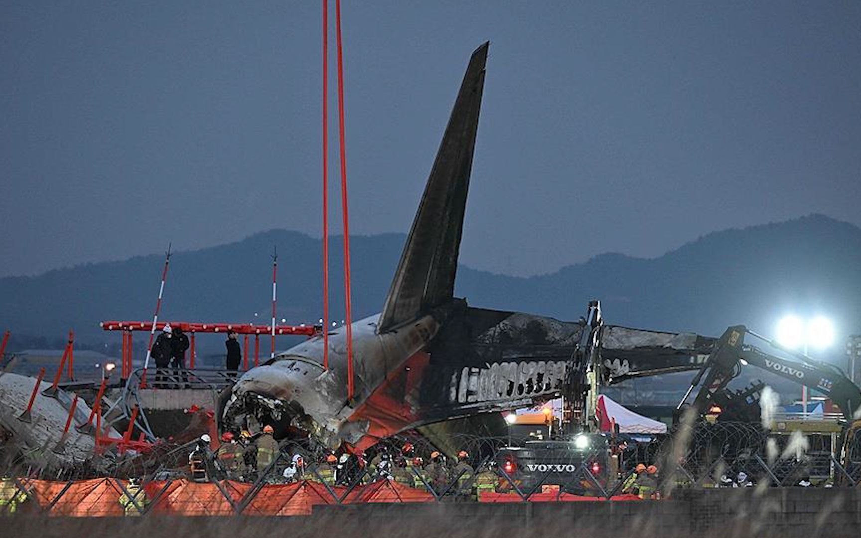 韩国 “完美雄鹰”直升机...