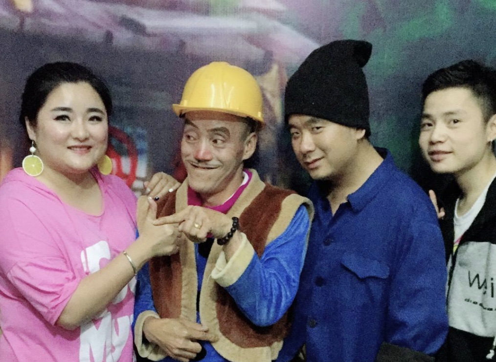 那些靠直播致富的“农民网红”,过着怎样的生活?...