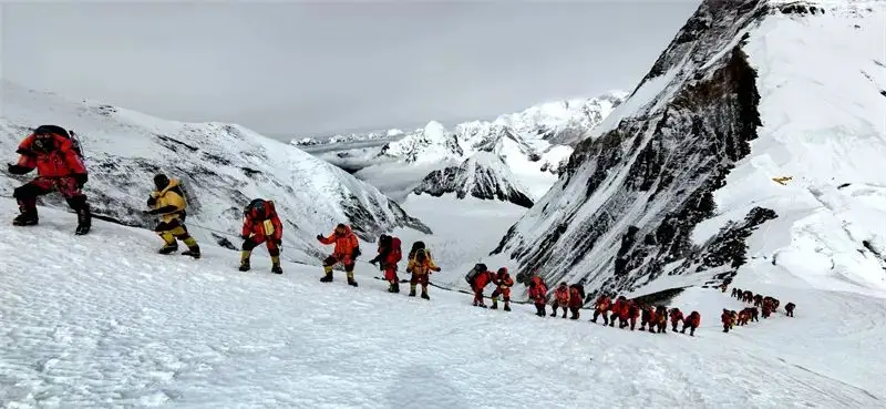 中国登山队登顶珠峰，大量国产黑科技应用在测量任务说...
