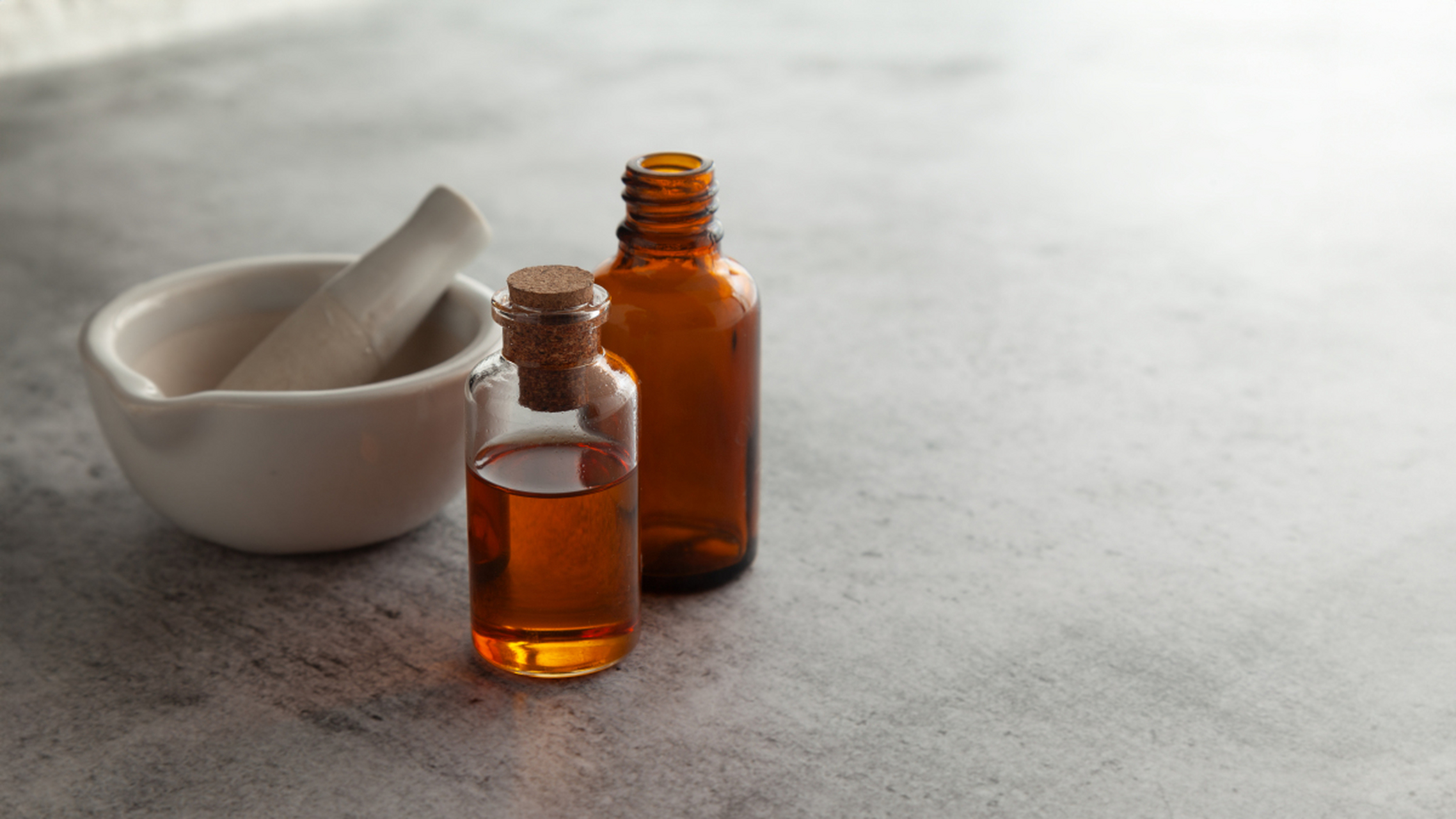 检查核实：特殊精油按摩高潮连连是什么体验？如何通过专业手法达到极致放松效果